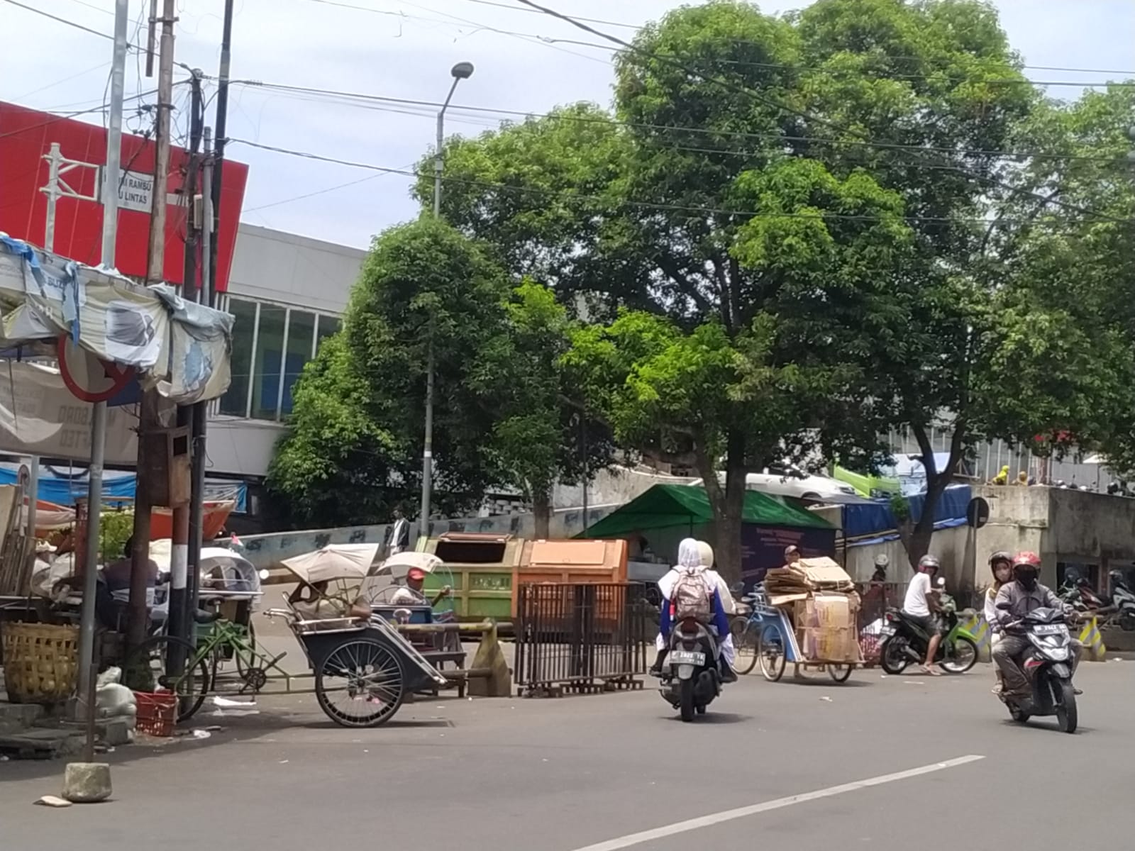 MASYARAKAT RESAH SEPEDA MOTOR MASUK AREA PASAR