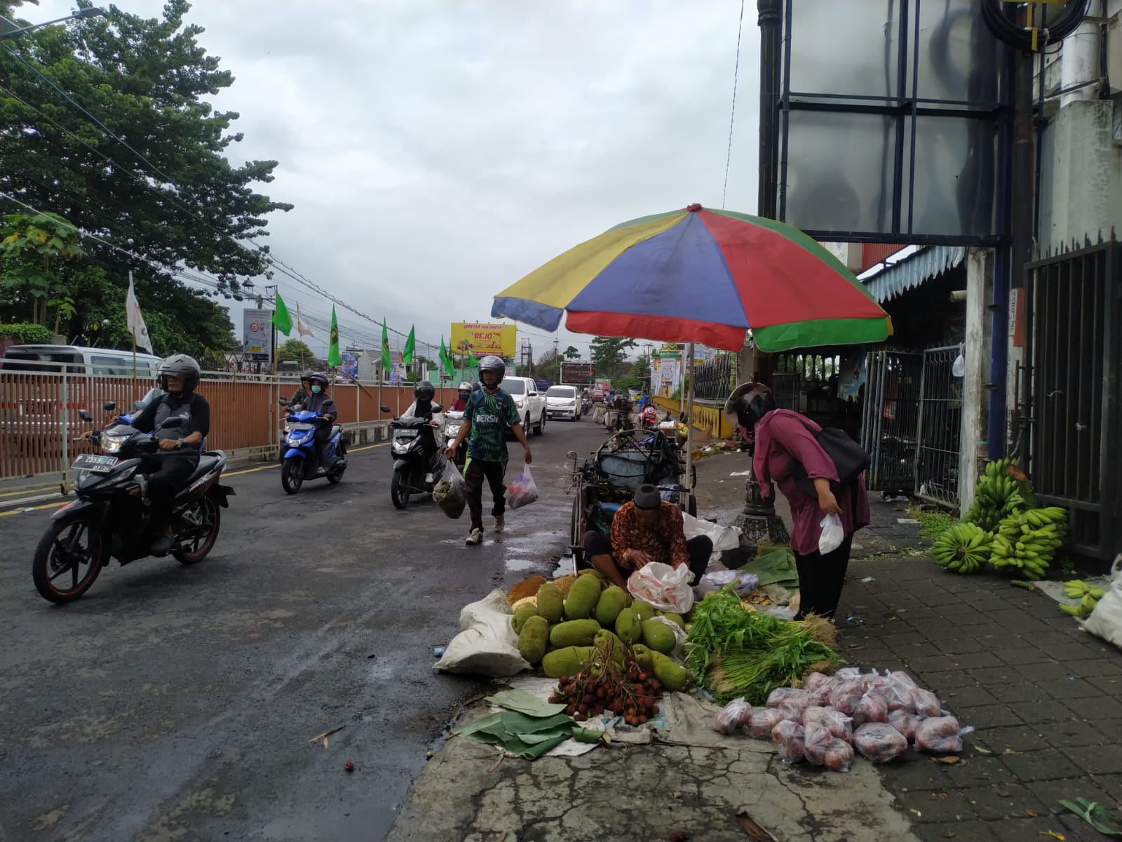 pedagang-pasar-dihimbau-tak-gunakan-jalan-raya-untuk-berjualan