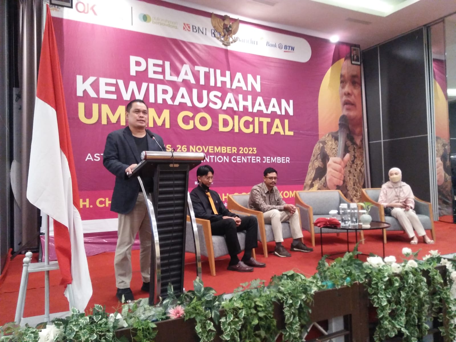 ingin-umkm-melek-digital-h-charles-maeikyansah-mengadakan-pelatihan-umkm-go-digital