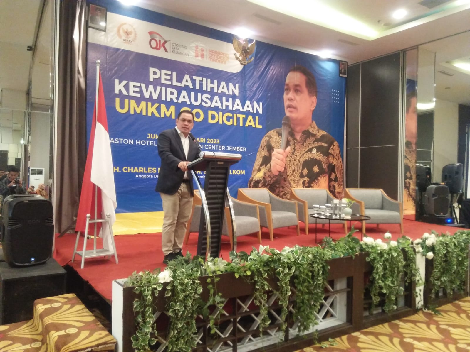 anggota-komisi-xi-dpr-ri-charles-meikyansah-berharap-umkm-bisa-tekan-inflasi-di-jember