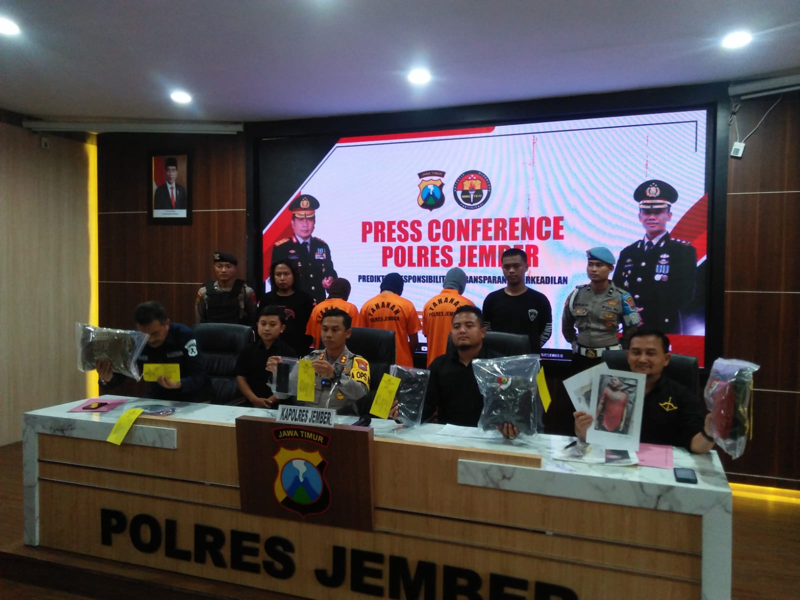 polisi-menetapkan-empat-tersangka-kasus-meninggalnya-dua-pemuda-jatuh-dari-jembatan-pocong