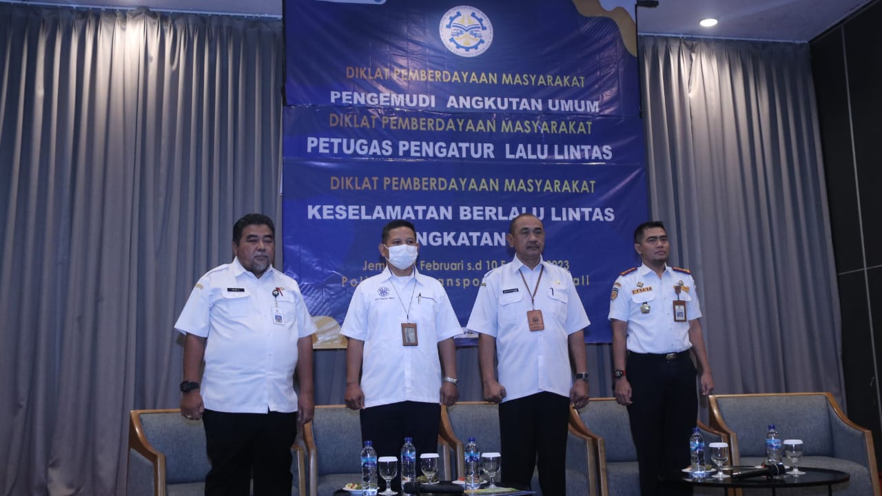 relawan-lalu-lintas-di-jember-akan-menjadi-mitra-dishub-dan-satlantas