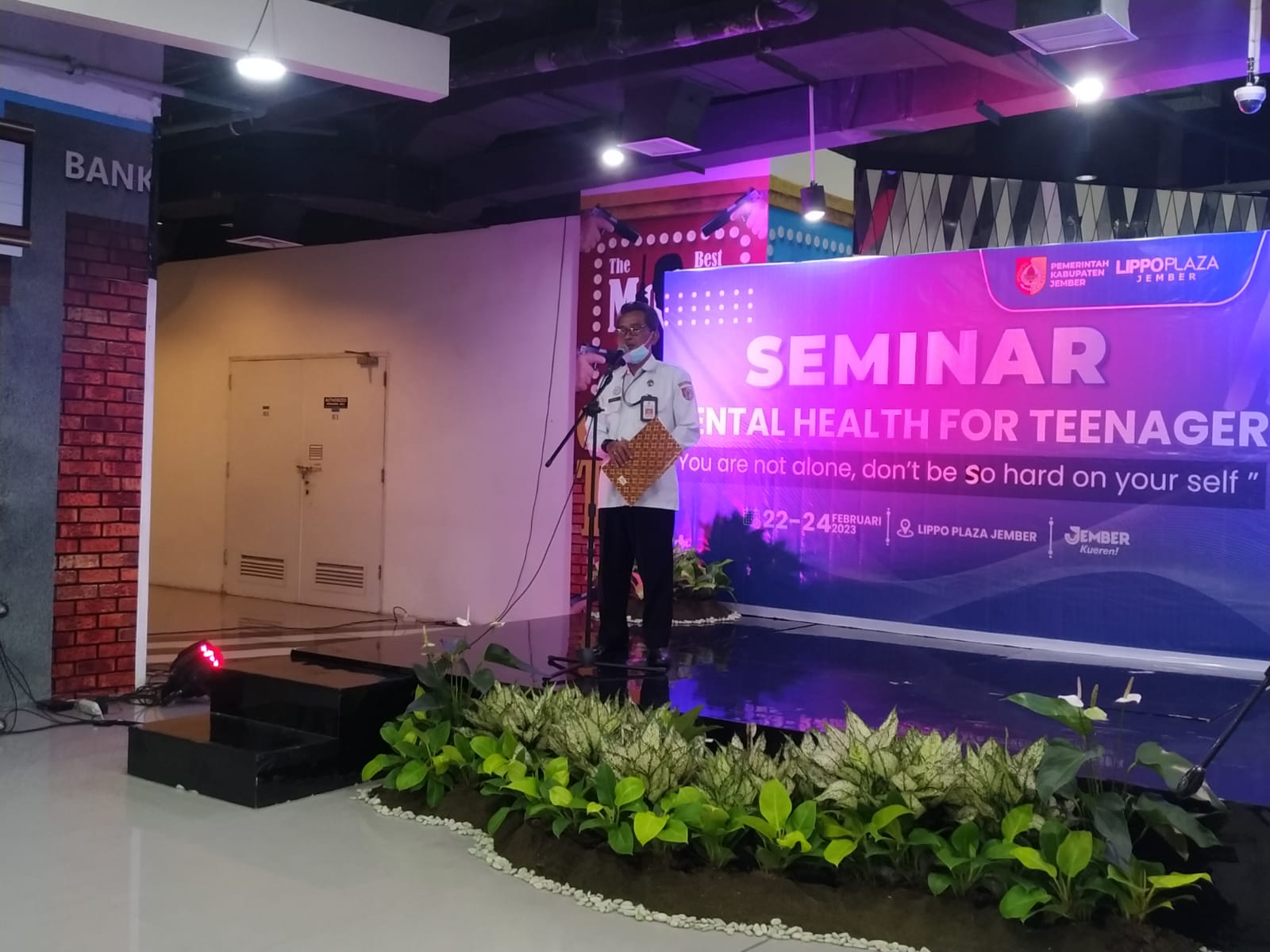 CEGAH BULLYING, DP3AKB MENGGELAR SEMINAR DENGAN MENGGANDENG AHLI BAHASA DAN PSIKOLOG