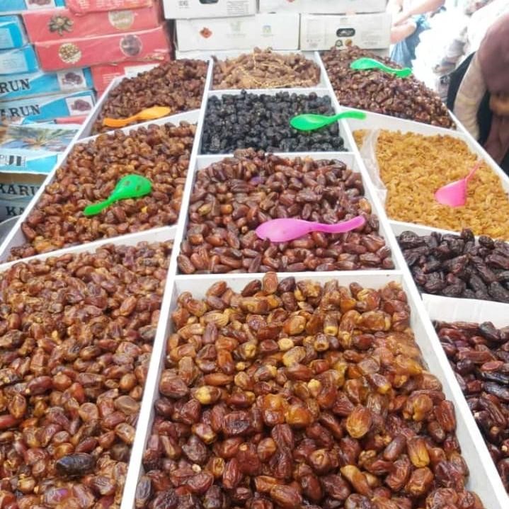 MANISNYA KEUNTUNGAN PENJUAL KURMA JELANG RAMADAN 