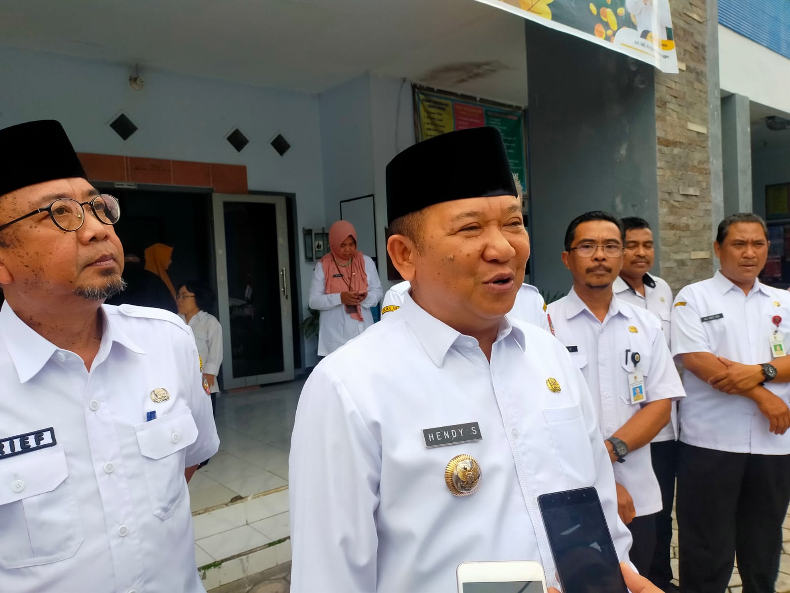 BUPATI JEMBER USUL, LIBUR LEBARAN TAHUN DEPAN SEBULAN PENUH