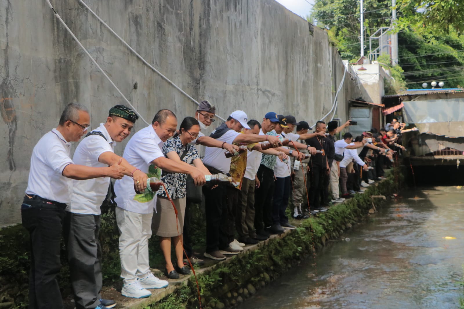 PULIHKAN EKOSISTEM SUNGAI DENGAN FERMENTASI LIMBAH DAPUR ORGANIK 