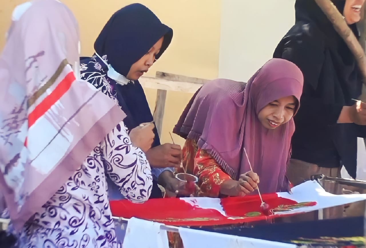 puluhan-penyandang-disabilitas-di-jember-ikuti-pelatihan-membatik