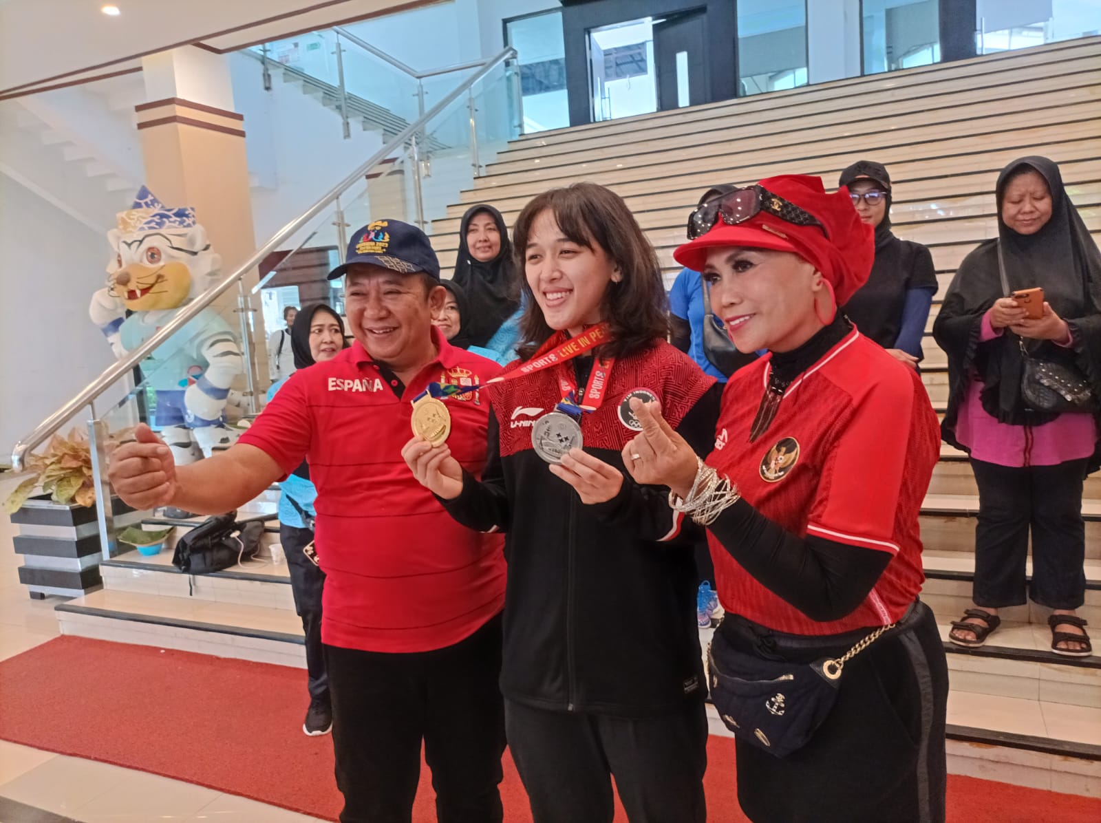 ATLET ASAL JEMBER PERAIH MEDALI EMAS SEA GAMES 2023 DAPAT BONUS DARI BUPATI