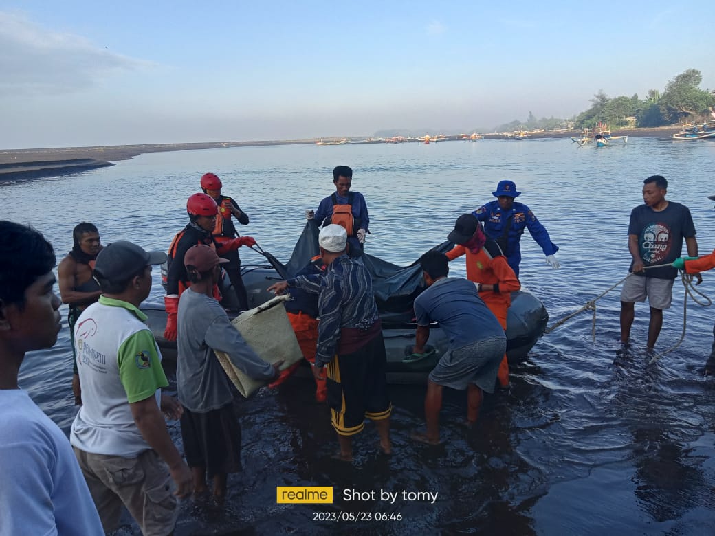 KORBAN KEDUA NELAYAN HILANG TENGGELAM DI PERAIRAN PLAWANGAN MUARA GETEM DITEMUKAN