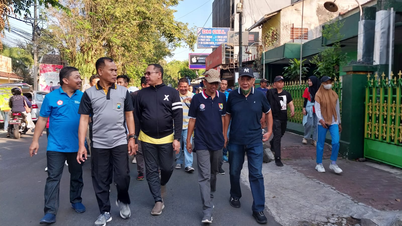 RAYAKAN HUT, ITS MANDALA JEMBER GELAR JALAN SEHAT BERSAMA RIBUAN MASYARAKAT