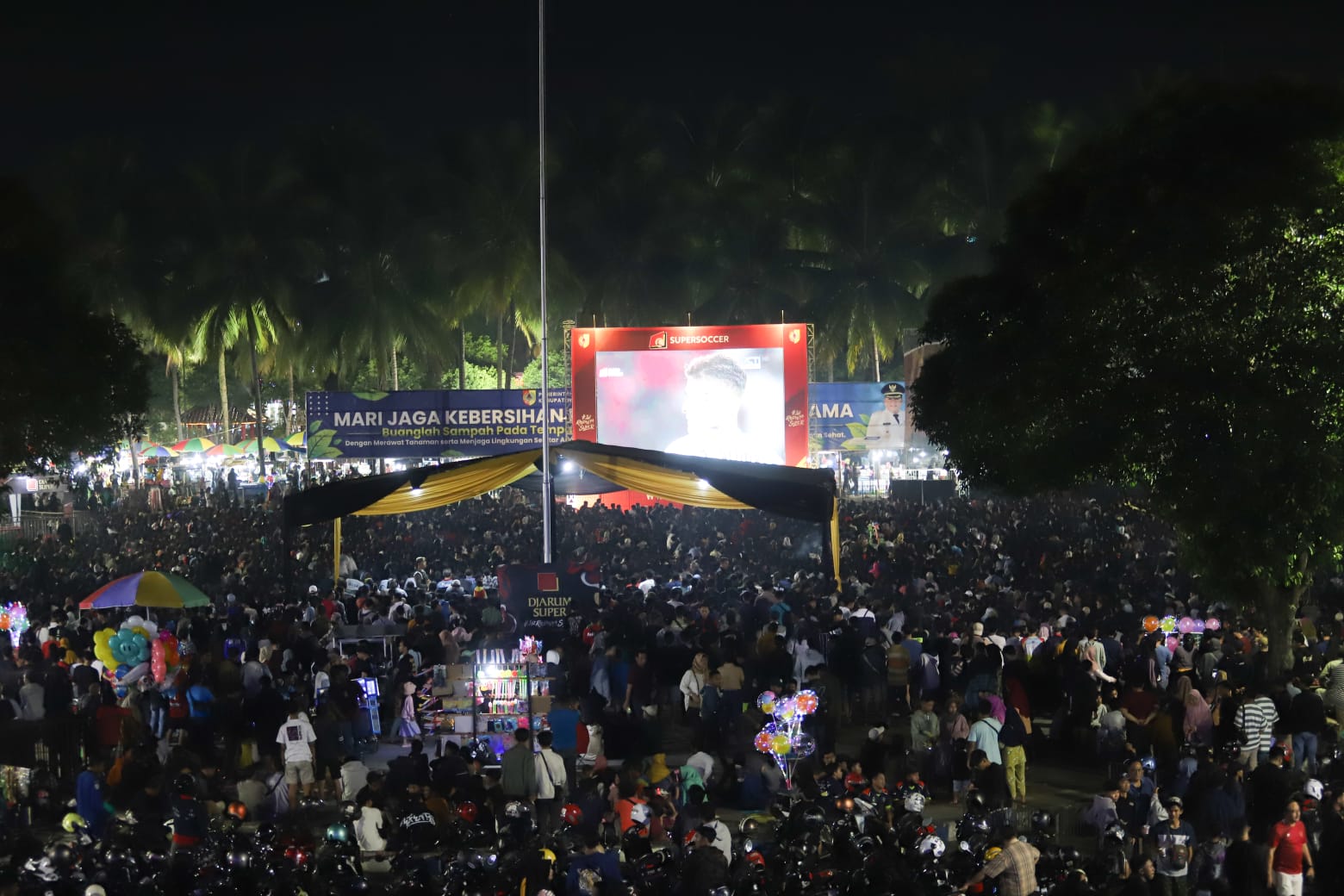 PERPUTARAN UANG NOBAR INDONESIA VS ARGENTINA DI ALUN-ALUN JEMBER MENCAPAI RP1,5 MILIAR