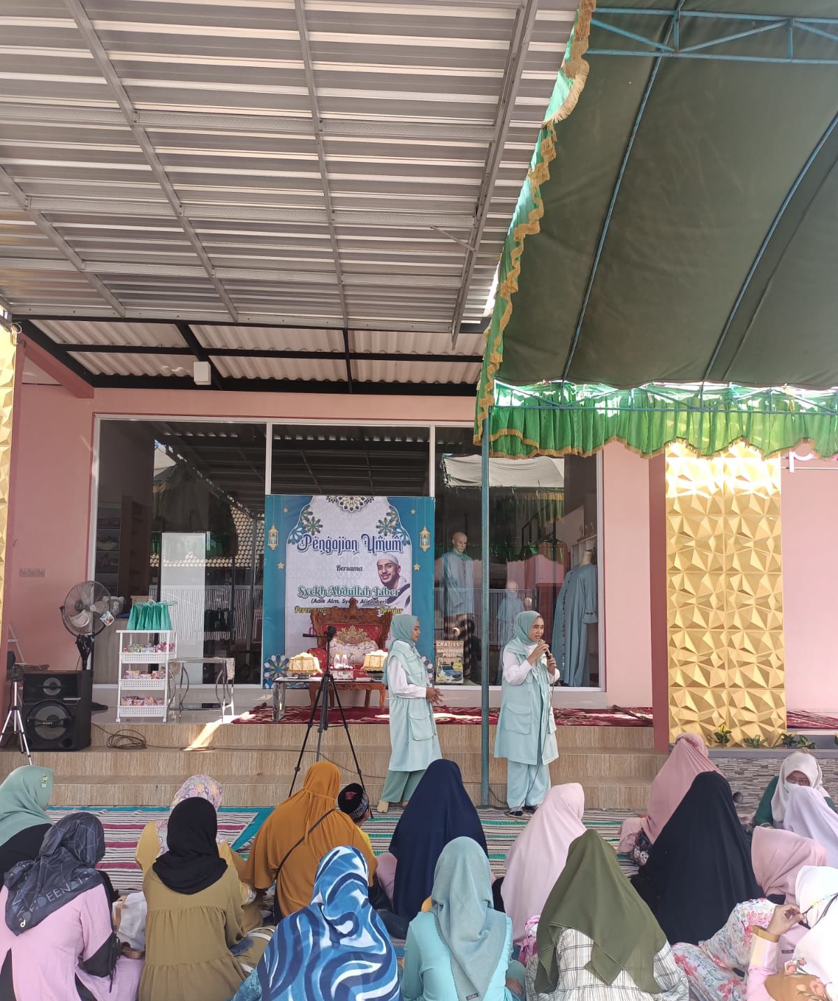 WARDAH COSMETICS JEMBER GELAR SKIN EDUCATION DI ACARA PENGAJIAN