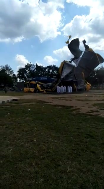 TENDA HUT KOPERASI KE-76 DI ALUN-ALUN JEMBER PORAK PORANDA DITERJANG PUTING BELIUNG