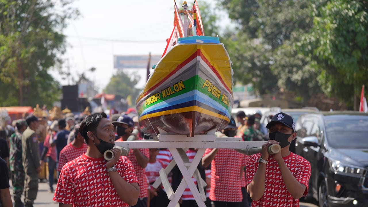 WUJUD RASA SYUKUR, BUPATI JEMBER INGIN FESTIVAL PETIK LAUT DILESTARIKAN