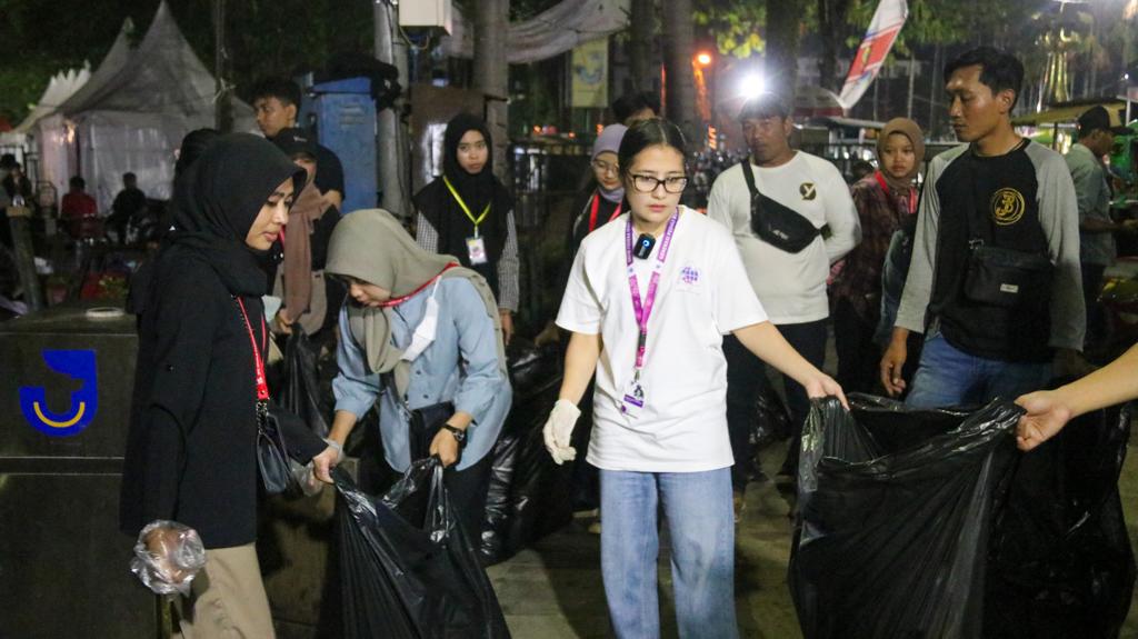 PATUT DICONTOH, USAI IKUTI JFC PRILY LATUCONSINA  AJAK MASYARAKAT PUNGUTI SAMPAH