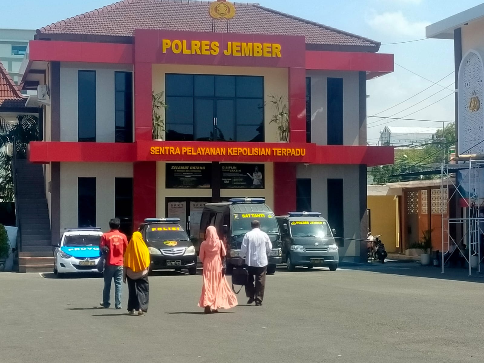 ANAK DIBAWAH UMUR DICABULI HINGGA HAMIL 8 BULAN, ORANG TUA DATANGI POLRES JEMBER