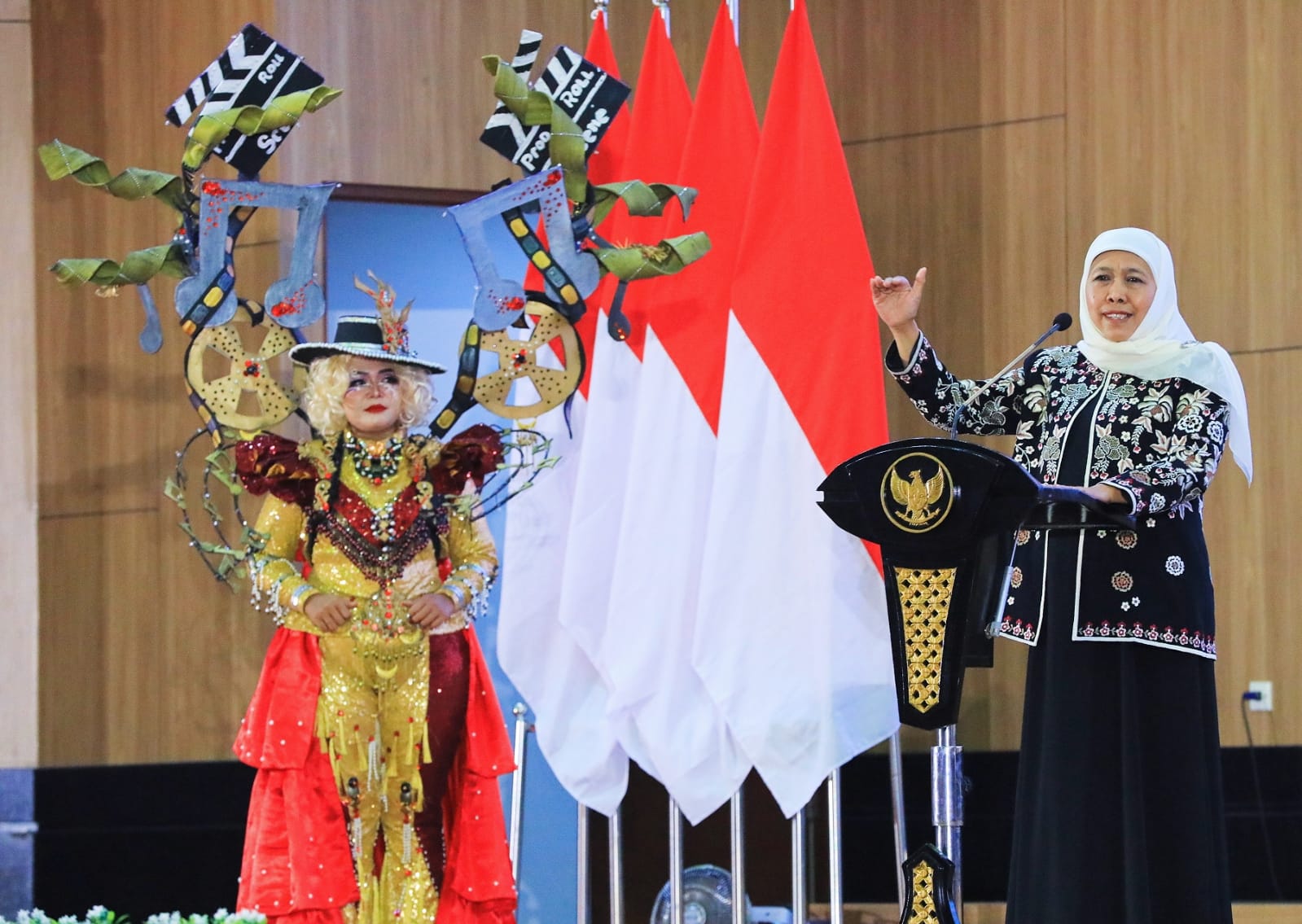 GUBERNUR KHOFIFAH TEKANKAN KOPERASI SEKOLAH TIDAK JUALAN SERAGAM