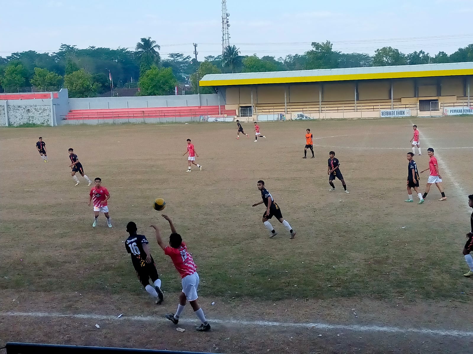 PASURUAN LAWAN TERBERAT TIM SEPAKBOLA PUTRA JEMBER AJANG PORPROV 2023