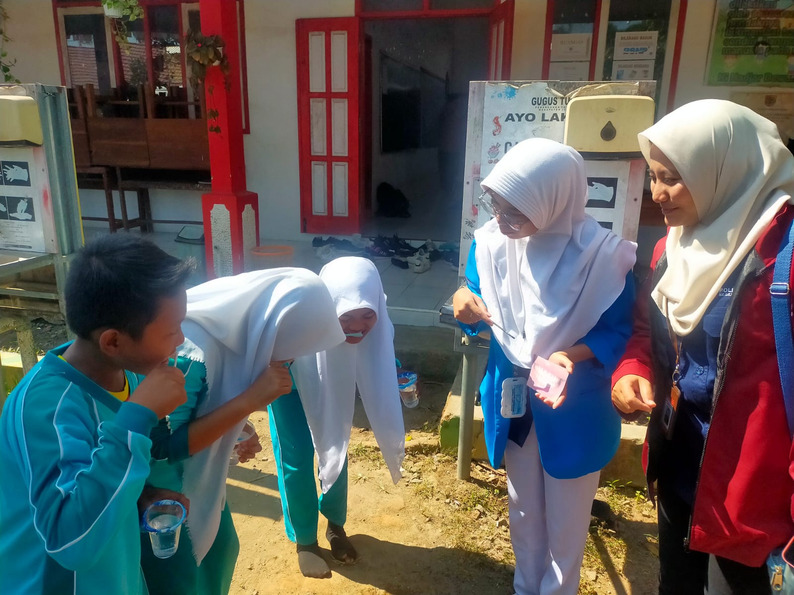 PULUHAN SISWA SD DI JEMBER ALAMI GIGI KEROPOS DIPICU GAYA HIDUP ORANG TUA