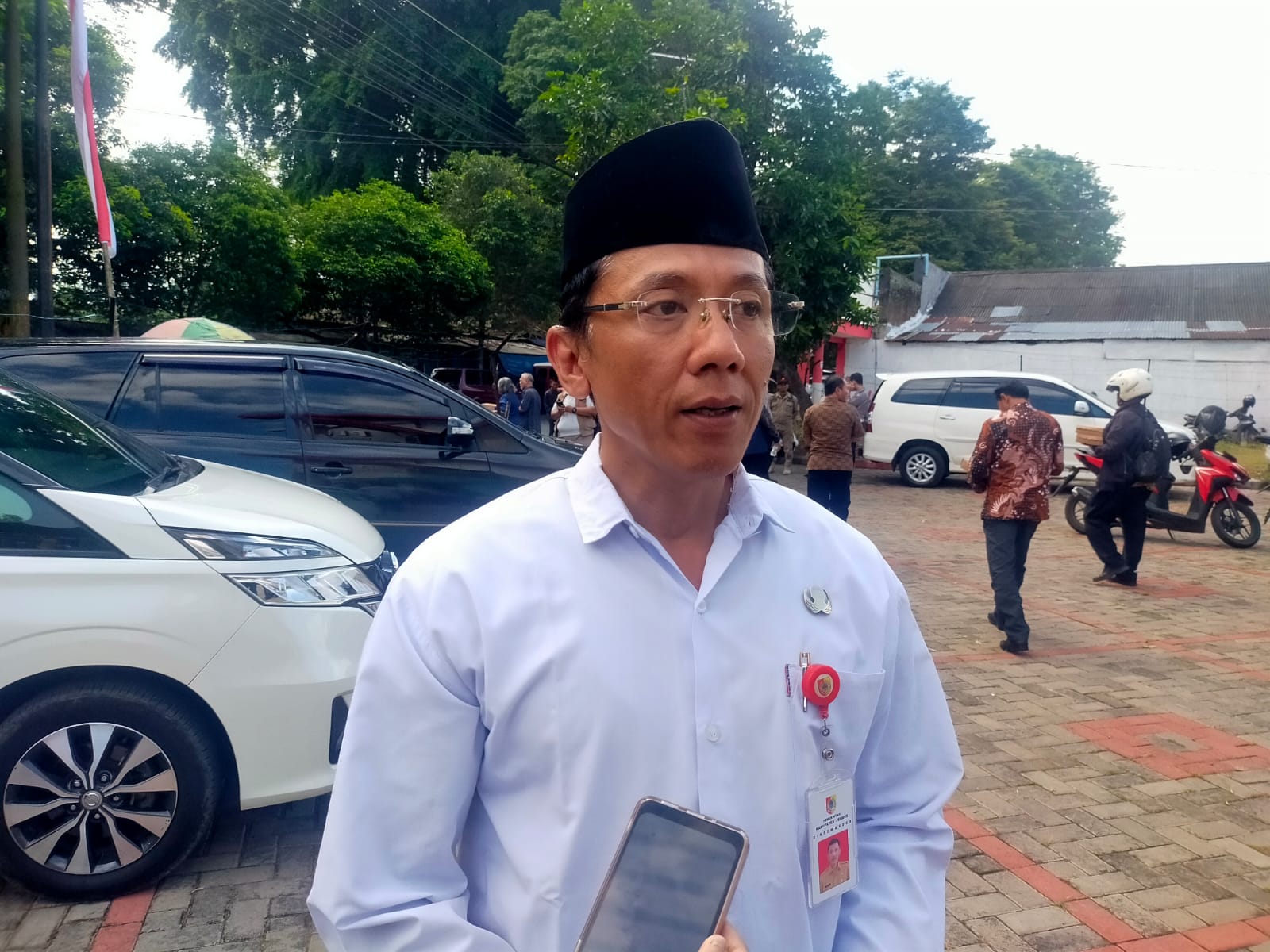 TIGA KADES PETAHANA TERPILIH KEMBALI DALAM PILKADES SERENTAK JEMBER