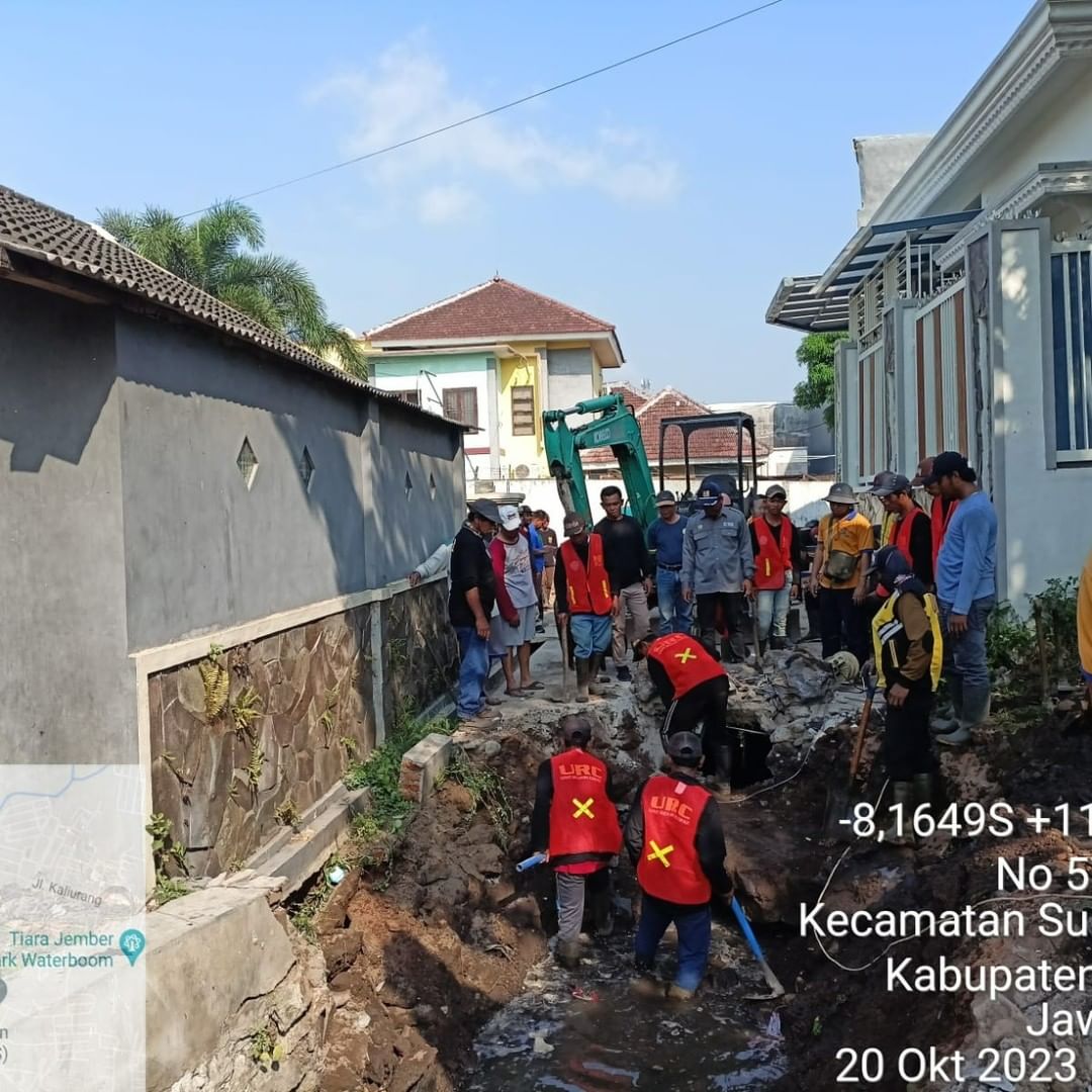 ANTISIPASI GENANGAN AIR SAAT HUJAN, PEMKAB JEMBER PERBAIKI GORONG-GORONG