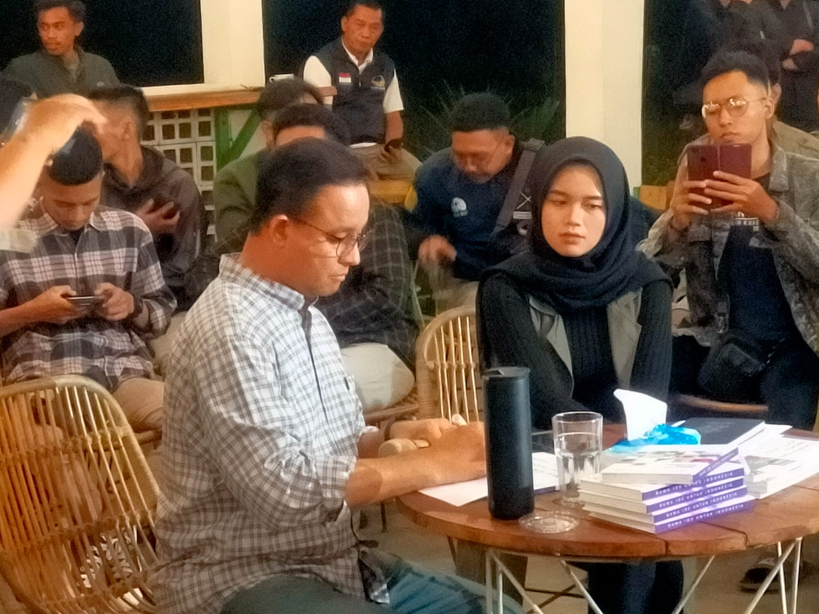 CATATAN ANIES UNTUK MILENEAL JEMBER