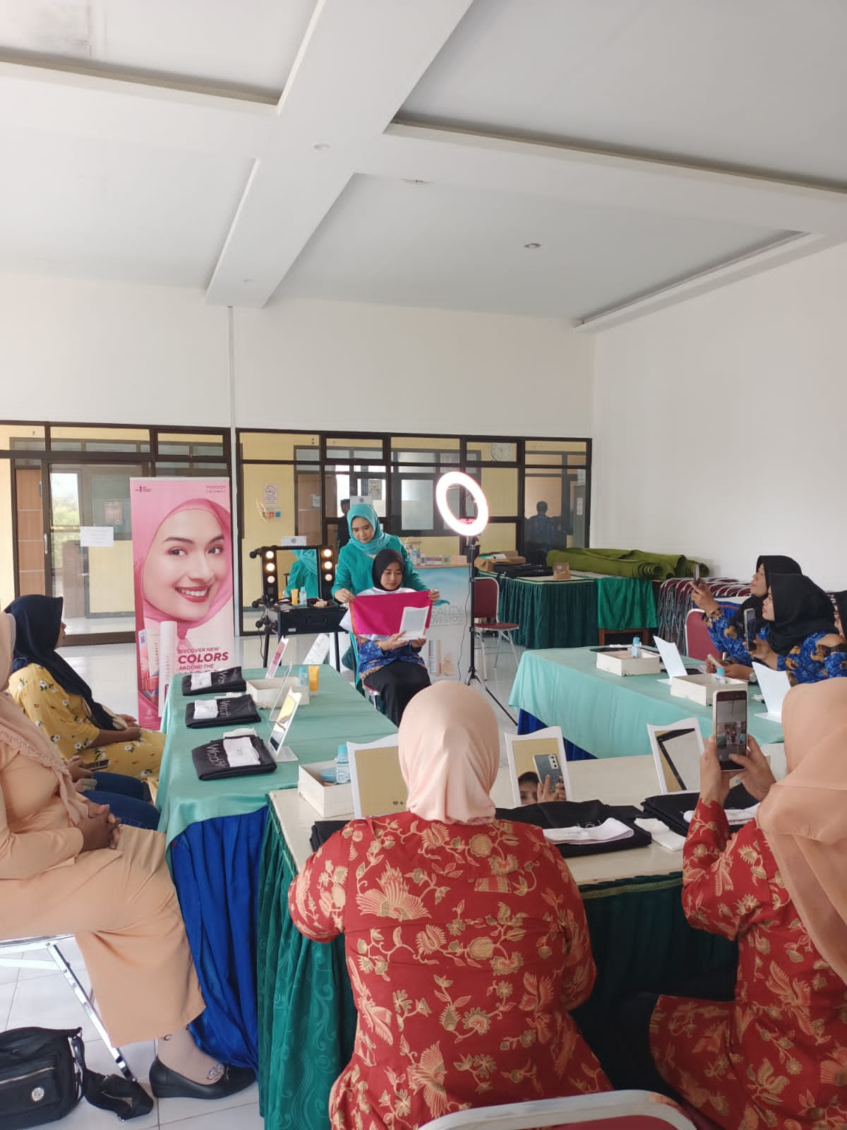 color-expert-wardah-cosmetics-hadir-di-bondowoso