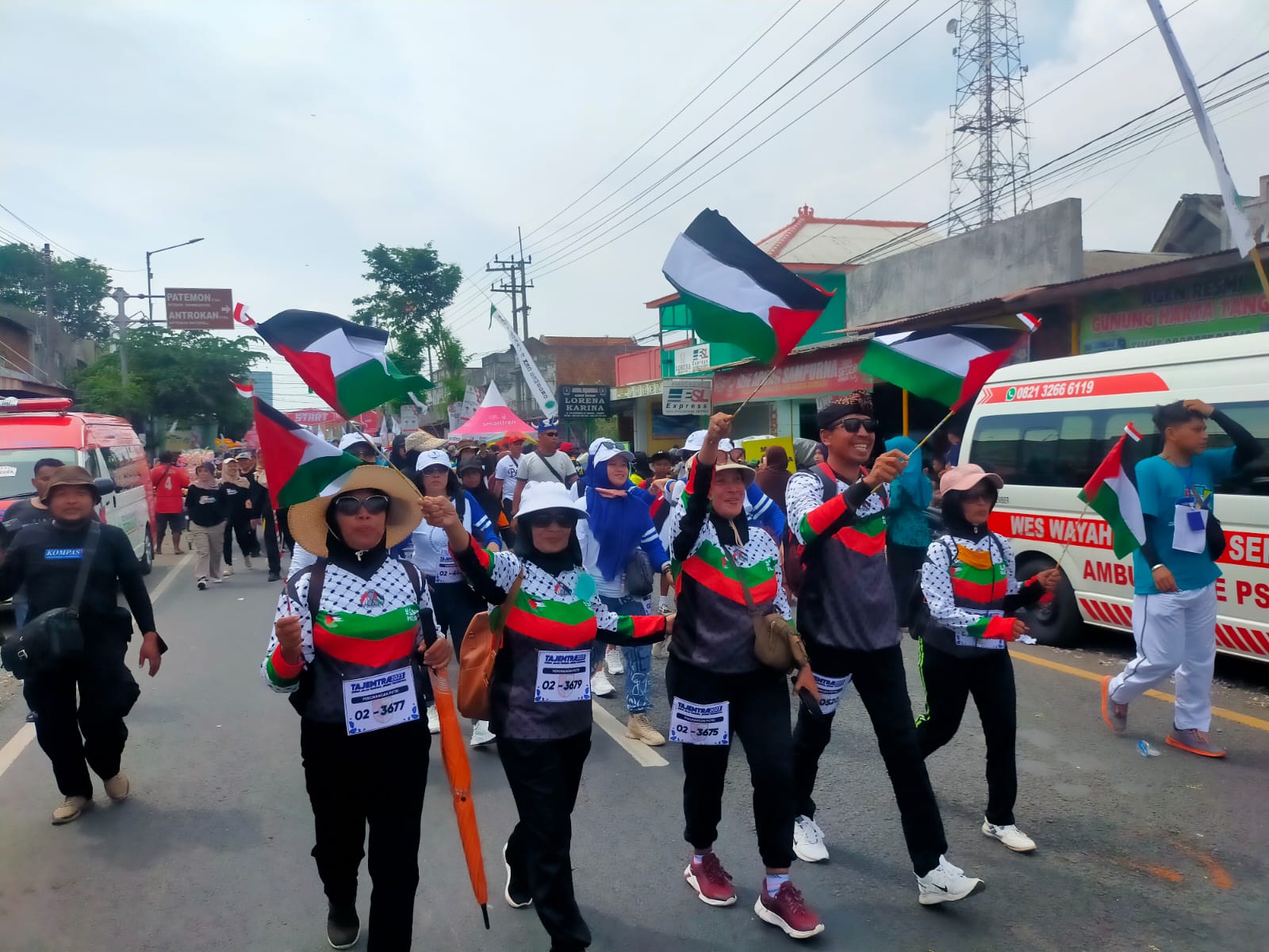 BETUK DUKUNGAN DAN SIMPATI,  PESERTA TAJEMTRA BAWA ATRIBUT PALESTINA