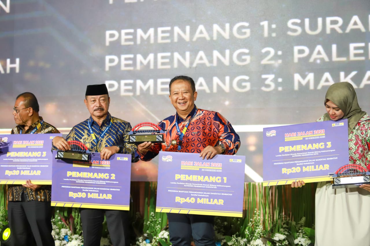 raih-penghargaan-di-bidang-perbaikan-jalan-pemkab-jember-peroleh-rp-40-miliar-dari-kementrian-pupr