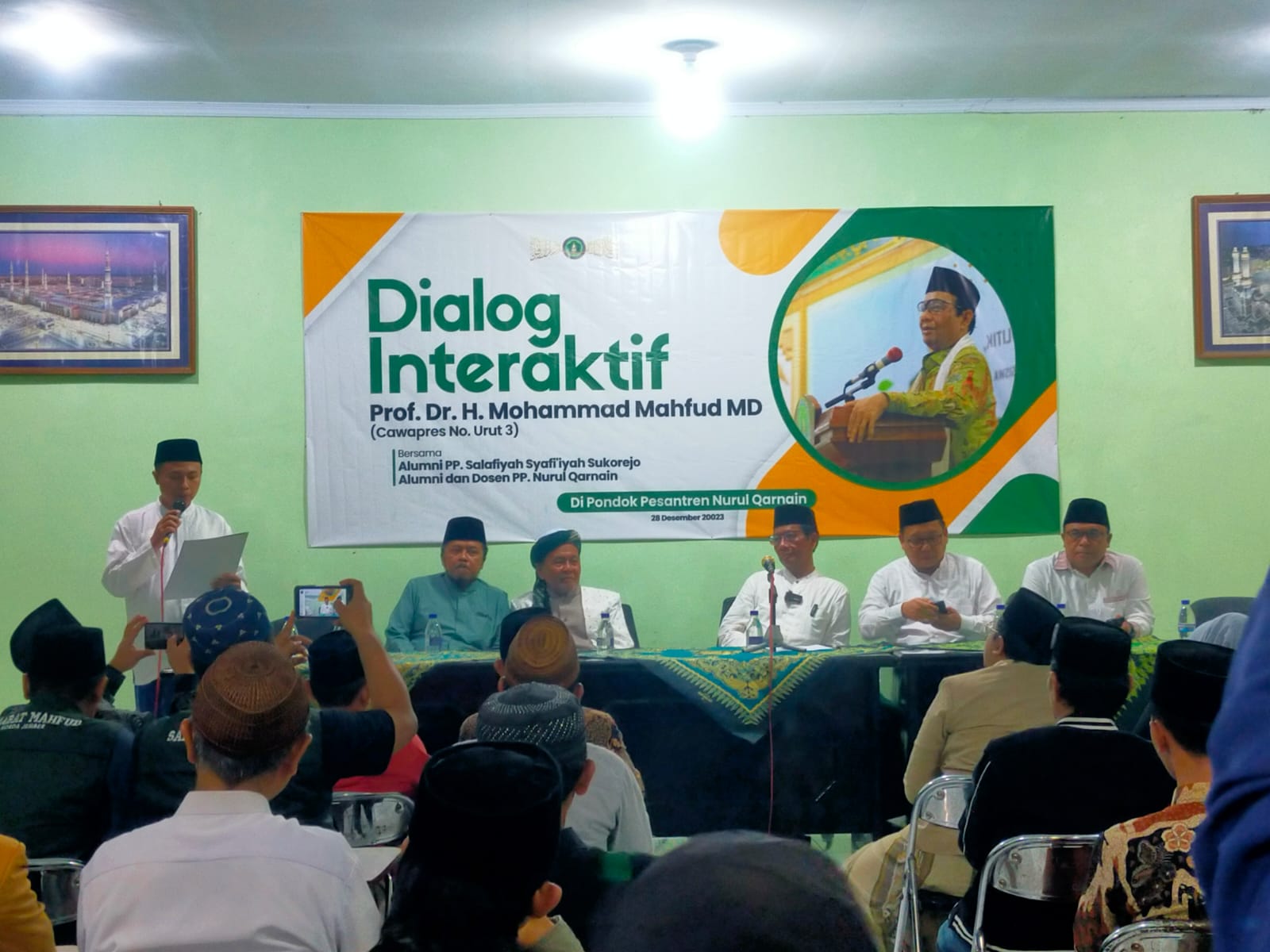 rindu-suasana-pesantren-cawapres-mahfud-nginep-di-pondok-pesantren-jember