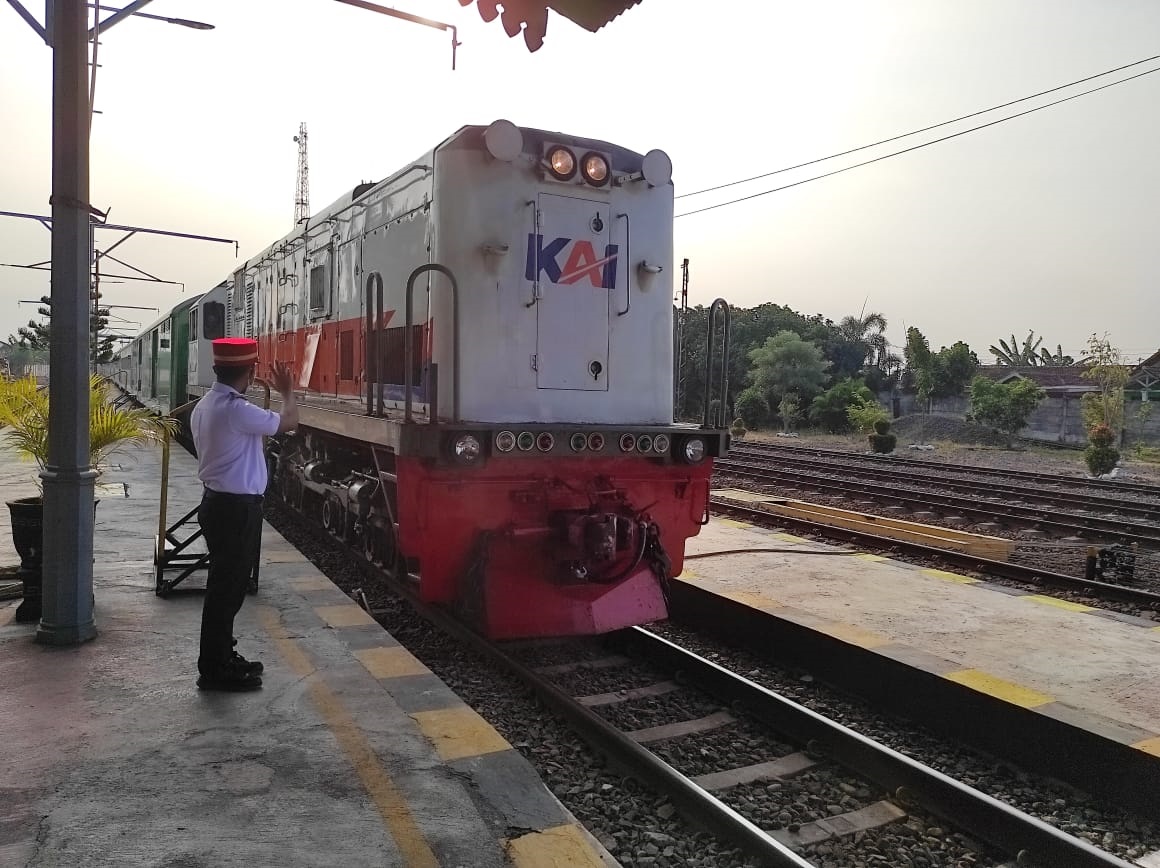 SELAMA JANUARI 2024 KAI JEMBER UJI COBAKAN KERETA TAMBAHAN RELASI JEMBER-KETAPANG