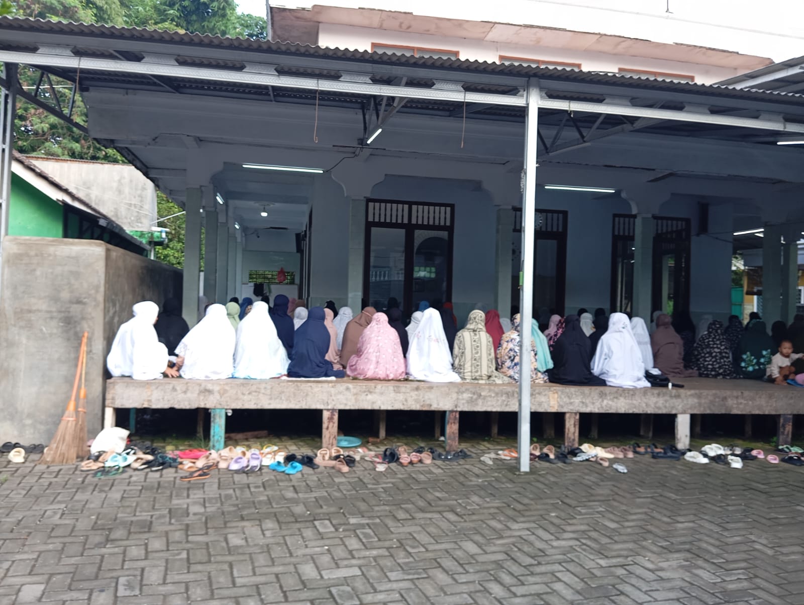 pesantren-di-jelbuk-lebaran-hari-selasa-ini-gunakan-sistem-perhitungan-hisab-khumasi