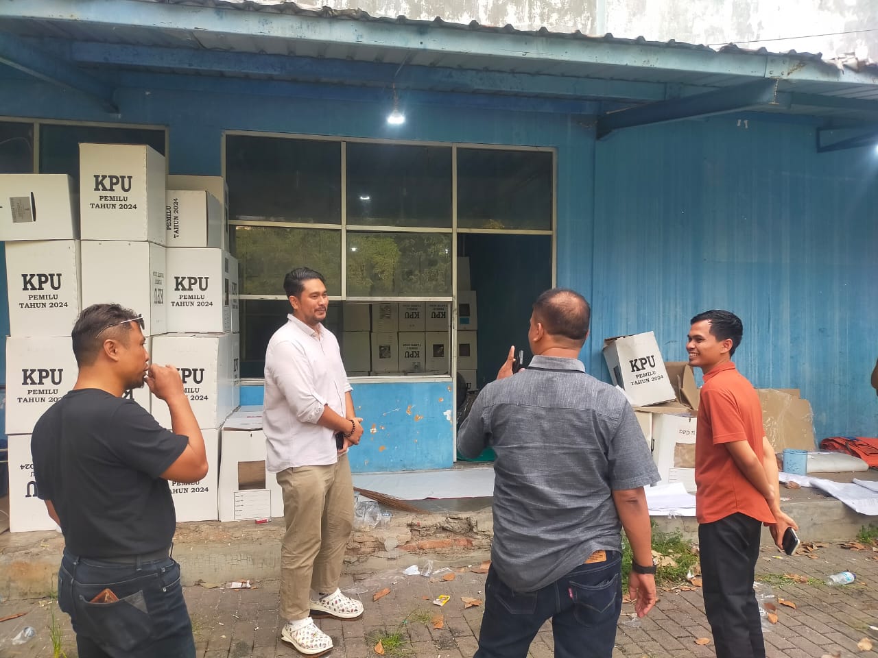 MENANG GUGATAN DI MK, PARTAI DEMOKRAT DAN PAN PASTIKAN KEAMANAN SURAT SUARA DI GUDANG KPU JEMBER 