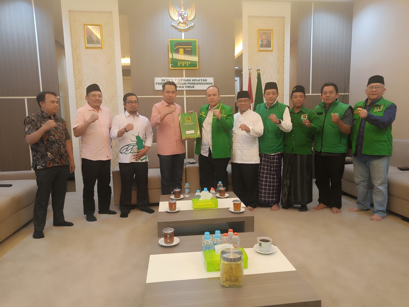 PPP BERIKAN SURAT TUGAS GUS FAWAIT SEGERA CARI WAKIL UNTUK PILKADA 2024