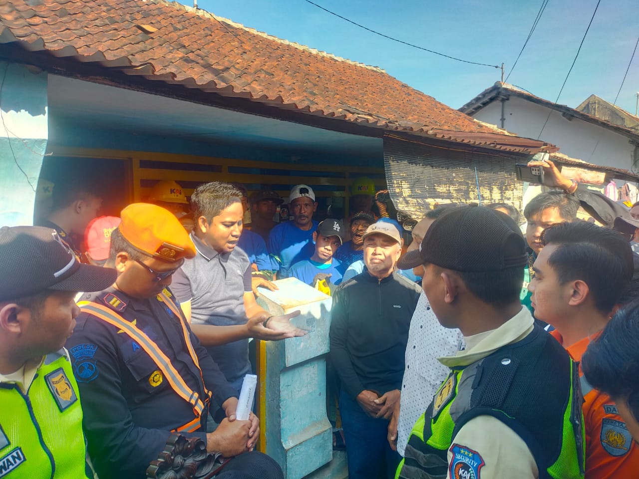 DAOP 9 JEMBER TERTIBKAN 6 RUMAH  ASET YANG DITEMPATI WARGA 