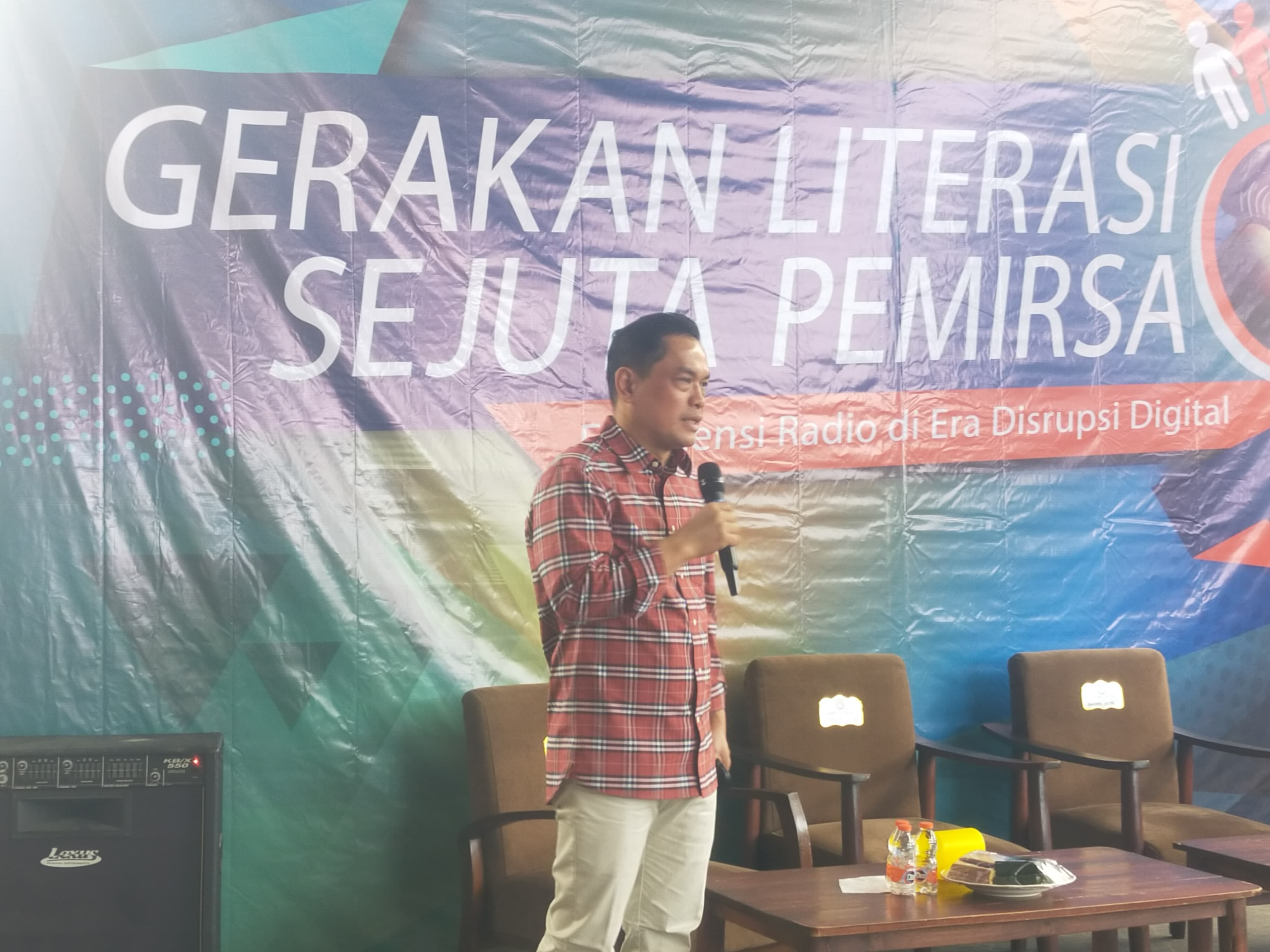 BERTAHAN DI TENGAH GEMPURAN, PEMERINTAH PERLU HADIR DEMI EKSISTENSI MEDIA RADIO DAN TELEVISI