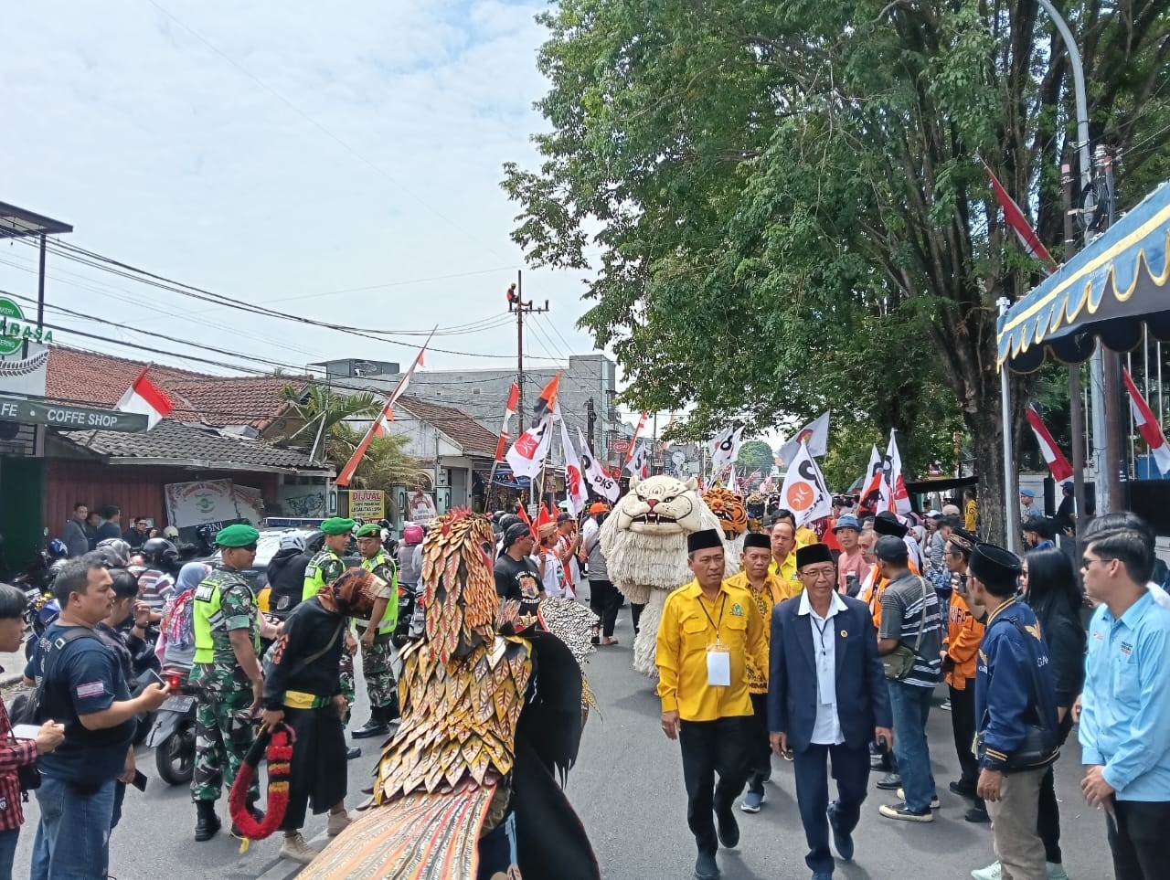 TERJADI KETEGANGAN DI DETIK-DETIK TERAKHIR PENDAFTARAN CAKADA DI JEMBER, INI PENYEBABNYA 