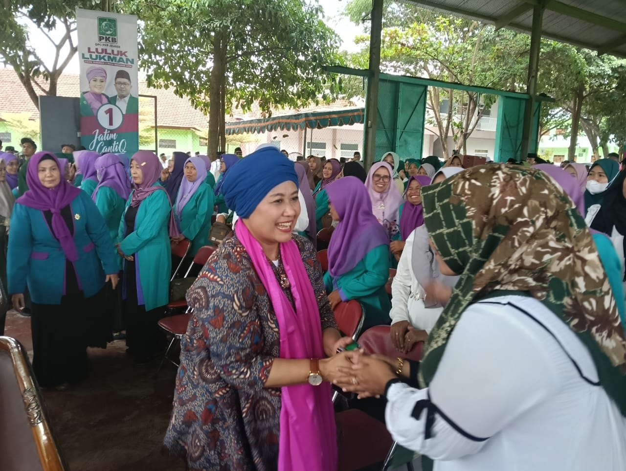 381 RIBU ANAK DI JAWA TIMUR TIDAK SEKOLAH, CAGUB LULUK JANJIKAN SEKOLAH GRATIS SAMPAI SMA