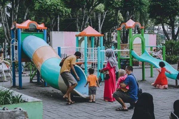 wahana-bermain-anak-di-alun-alun-diprogramkan-tahun-ini