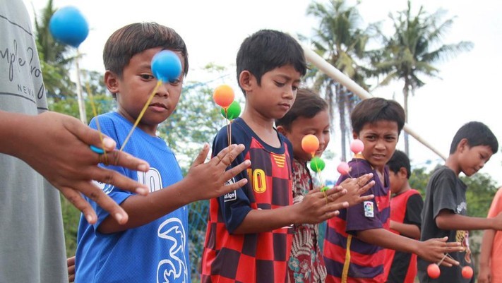 menjadi-permainan-viral-sejumlah-sekolah-di-jember-melarang-siswa-membawa-lato-lato