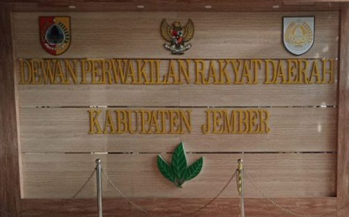 KORBAN PEMUKULAN SEORANG ANGGOTA DEWAN MELAPOR KE BK DPRD JEMBER