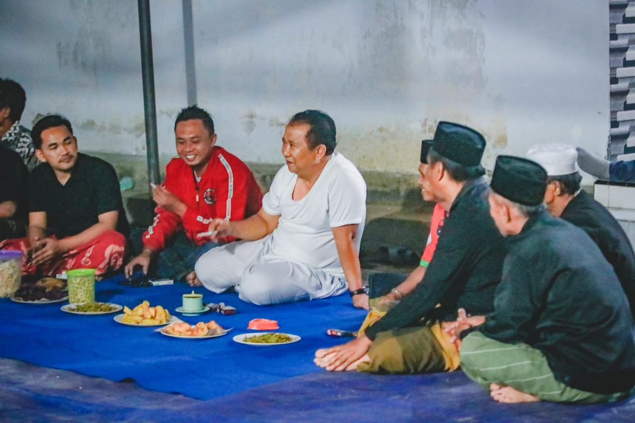 pasca-debat-hendy-memilih-menginap-di-rumah-warga-silo