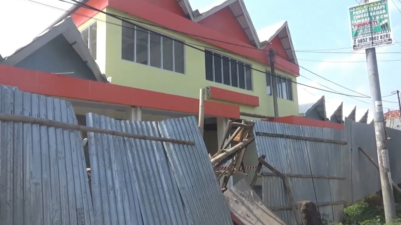 PLT KADISPERINDAG JEMBER: PASAR MANGGISAN BELUM BISA DIGUNAKAN