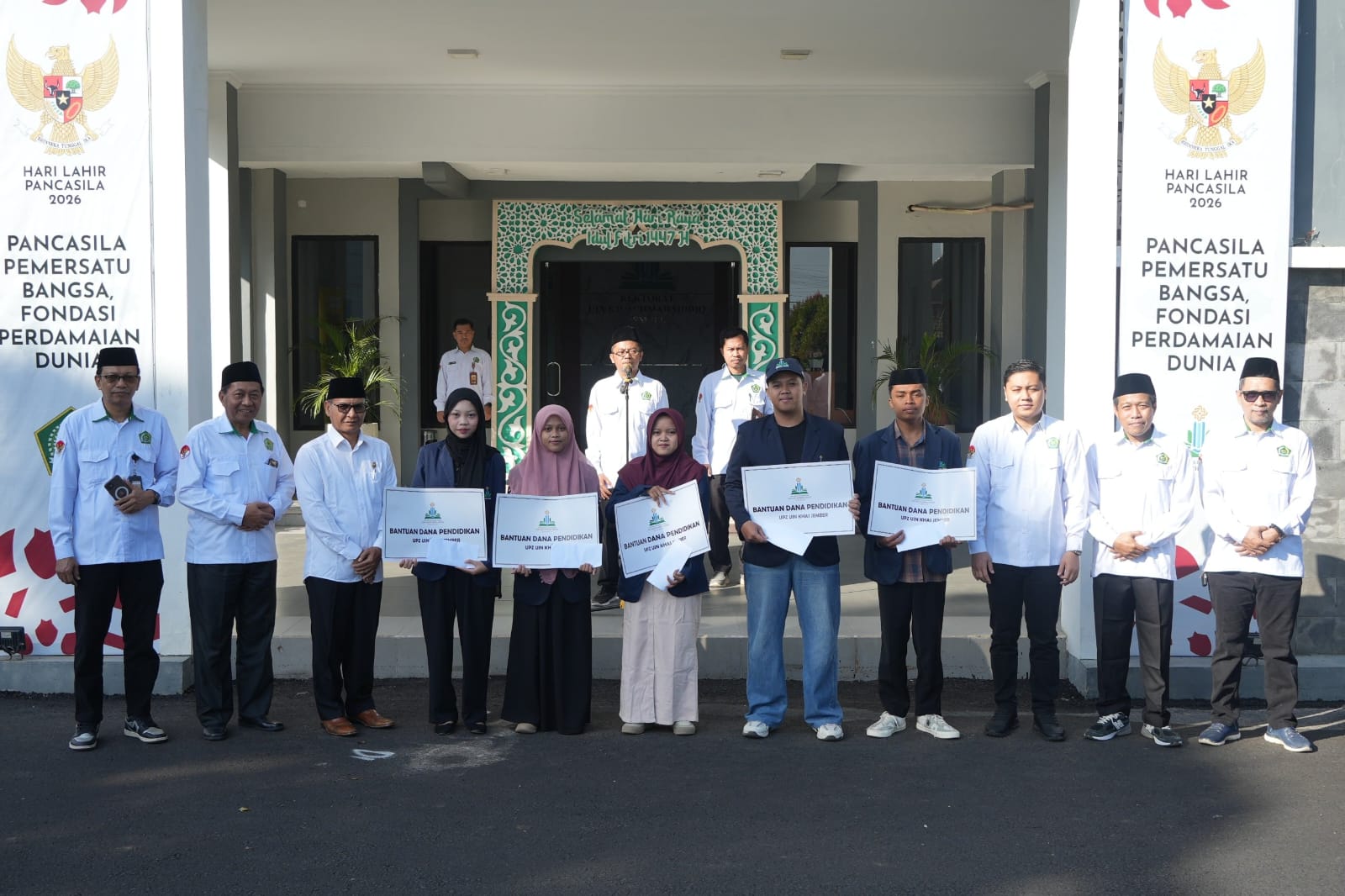 upz-uin-khas-jember-salurkan-bantuan-pendidikan-bagi-30-mahasiswa