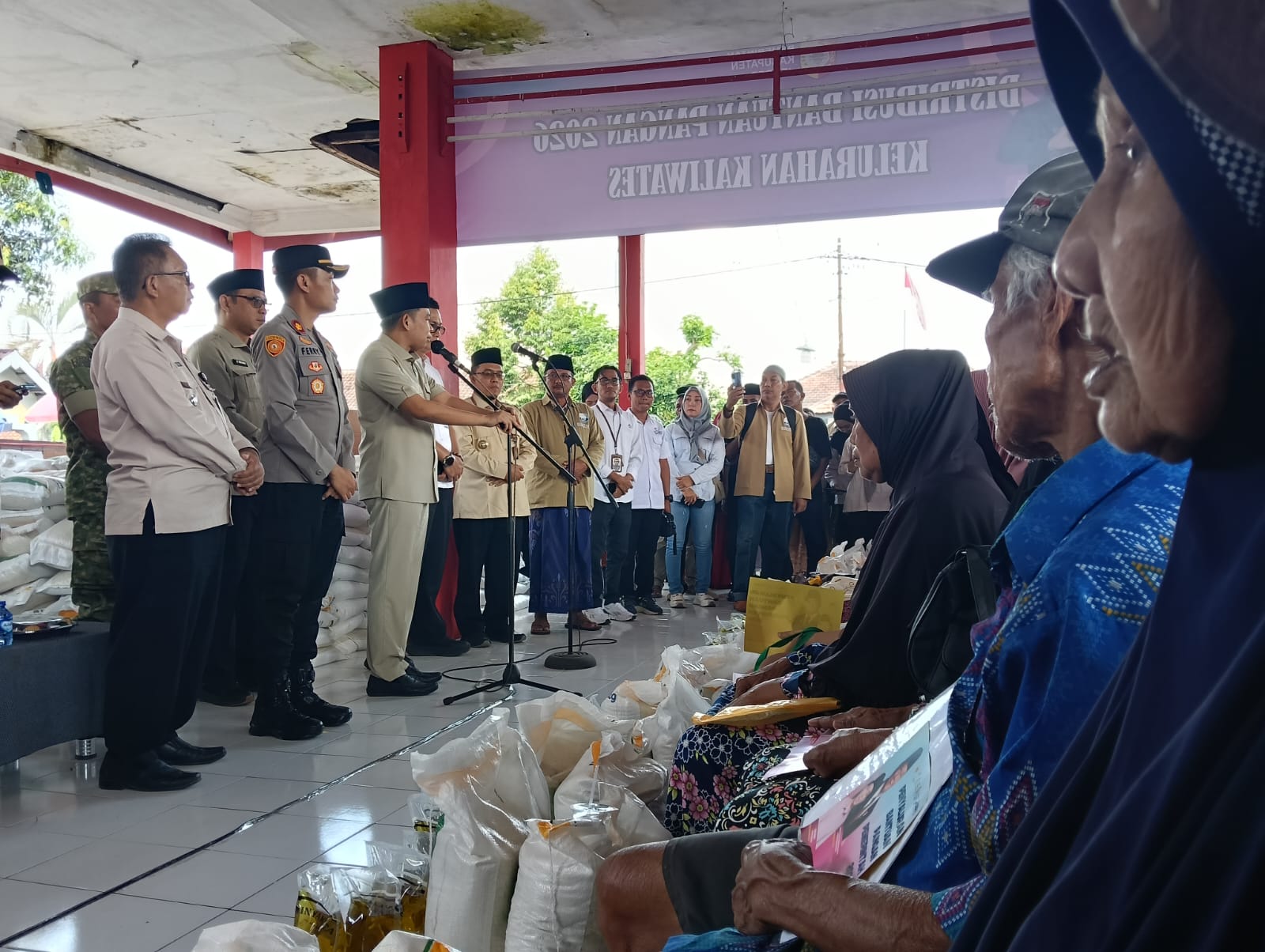 TIGA JURUS FAWAIT TEKAN KEMISKINAN EKSTREM DI JEMBER, DARI BANSOS HINGGA PEMANFAATAN LAHAN TIDUR