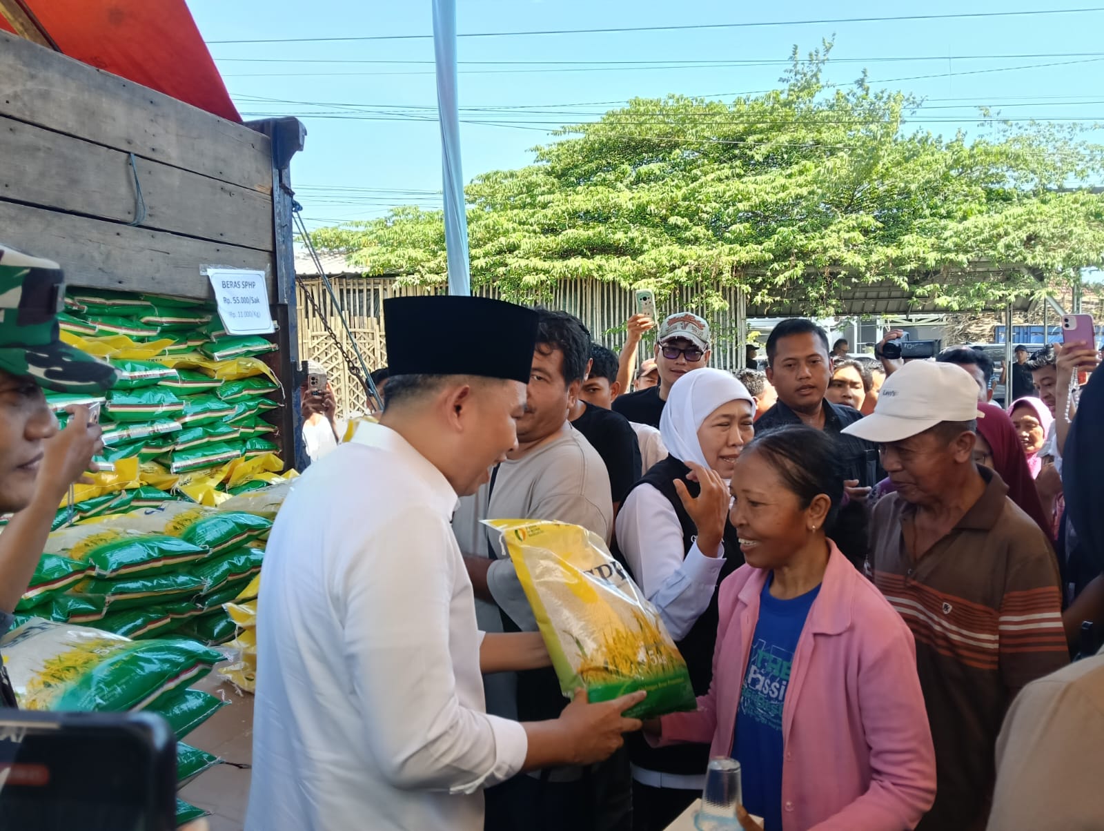 bulog-jember-siapkan-penyaluran-bantuan-pangan-door-to-door