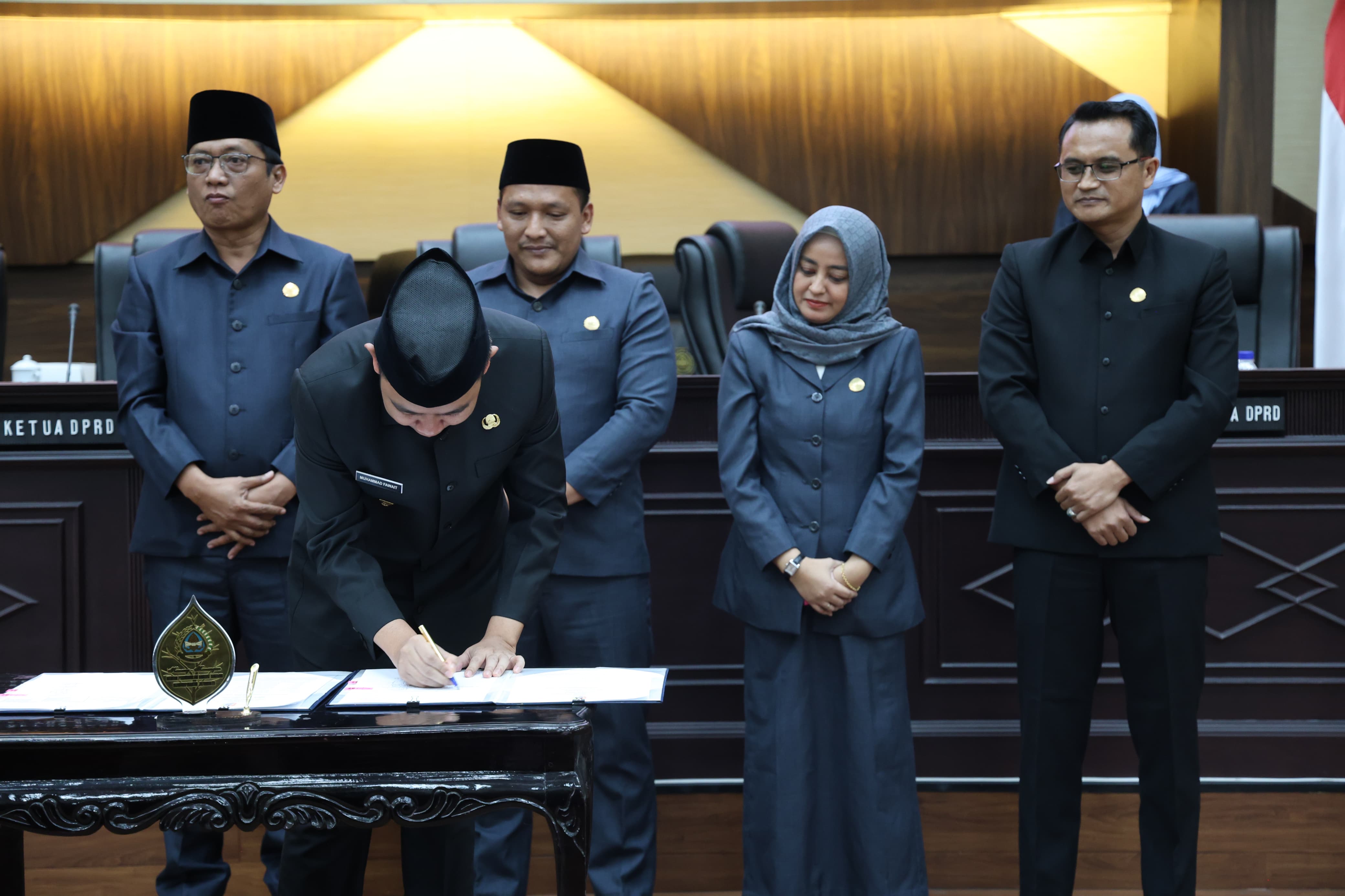 kua-ppas-perubahan-apbd-disepakati-jember-fokus-entaskan-kemiskinan-dan-perkuat-layanan-dasar