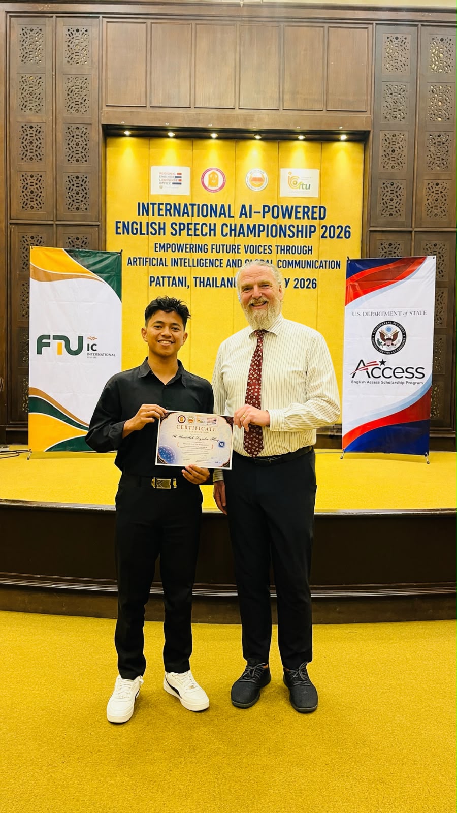 KALAHKAN PESERTA ASIA TENGGARA, MAHASISWA UIN KHAS JEMBER SABET JUARA 1 PIDATO INTERNASIONAL DI THAILAND