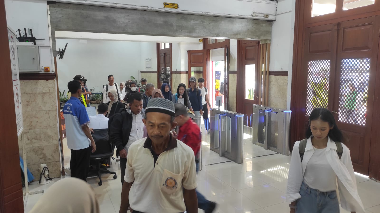 tiga-hari-angkutan-nataru-hampir-30-ribu-penumpang-berangkat-dari-daop-9-jember