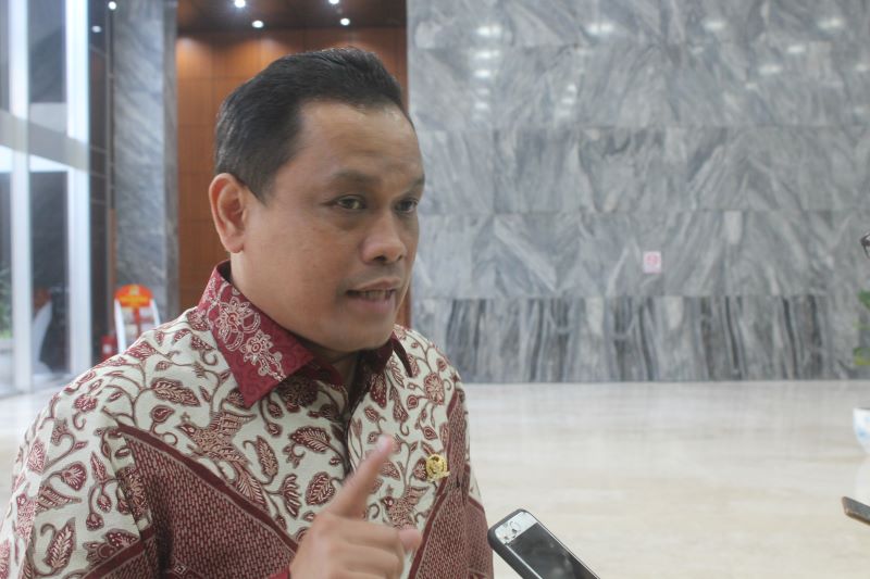 dpr-sebut-penipuan-keuangan-sudah-masuk-tahap-krisis